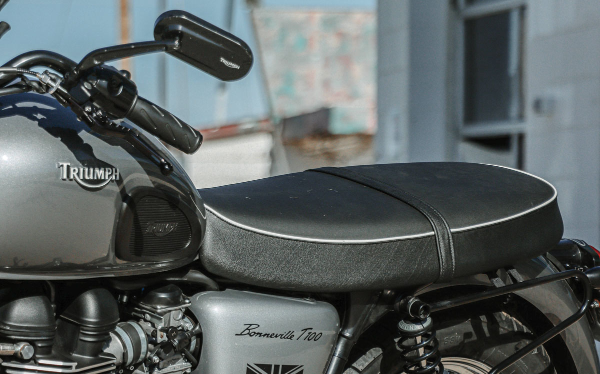 ¿Cómo tapizar un asiento de moto?